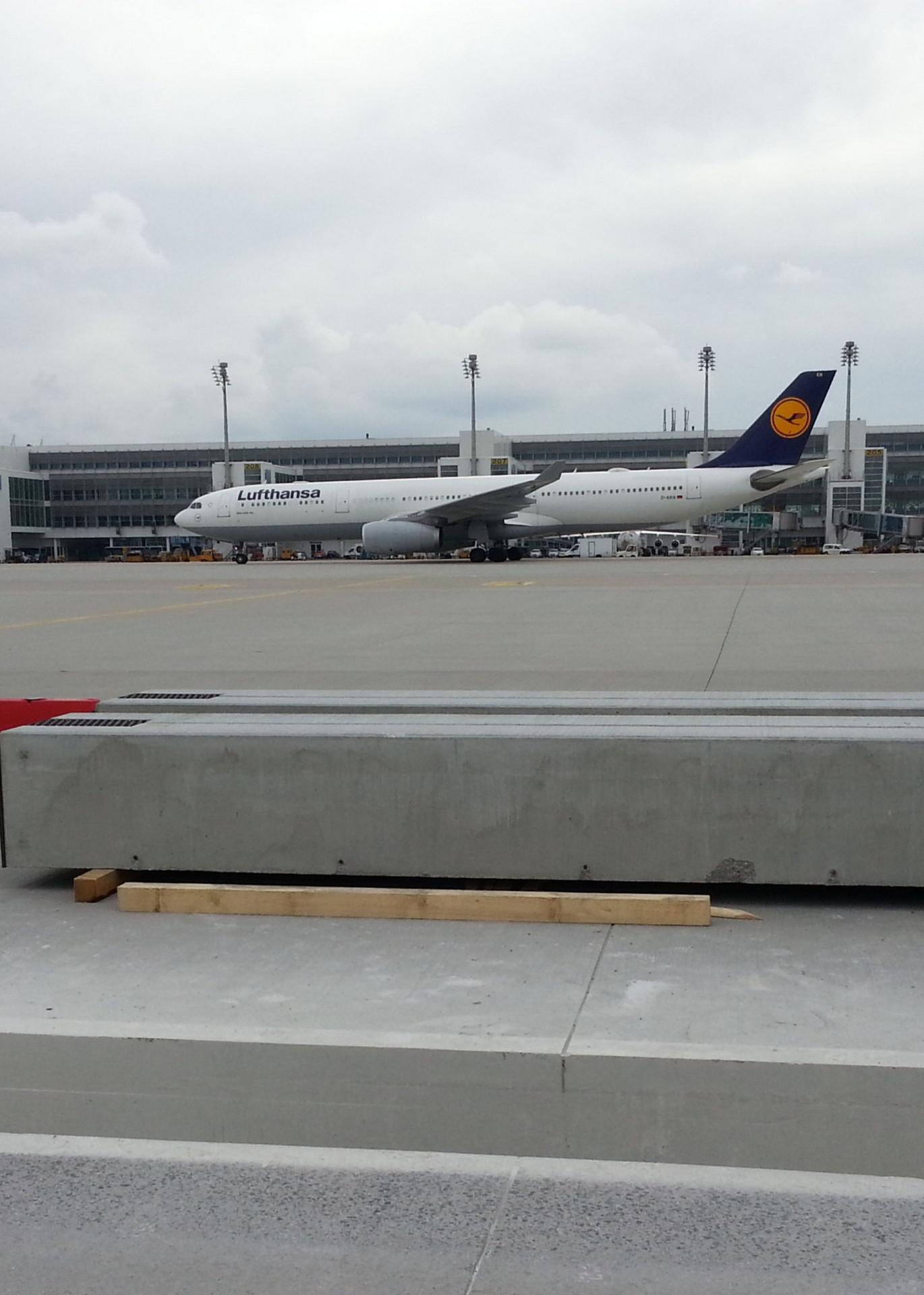 Flughafen-referenz-bircoport-fh-muc-ACO-pfuhler